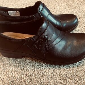 CLARKS Angie Pearl Black Leather Loafers Women’s Size 8 New No Box